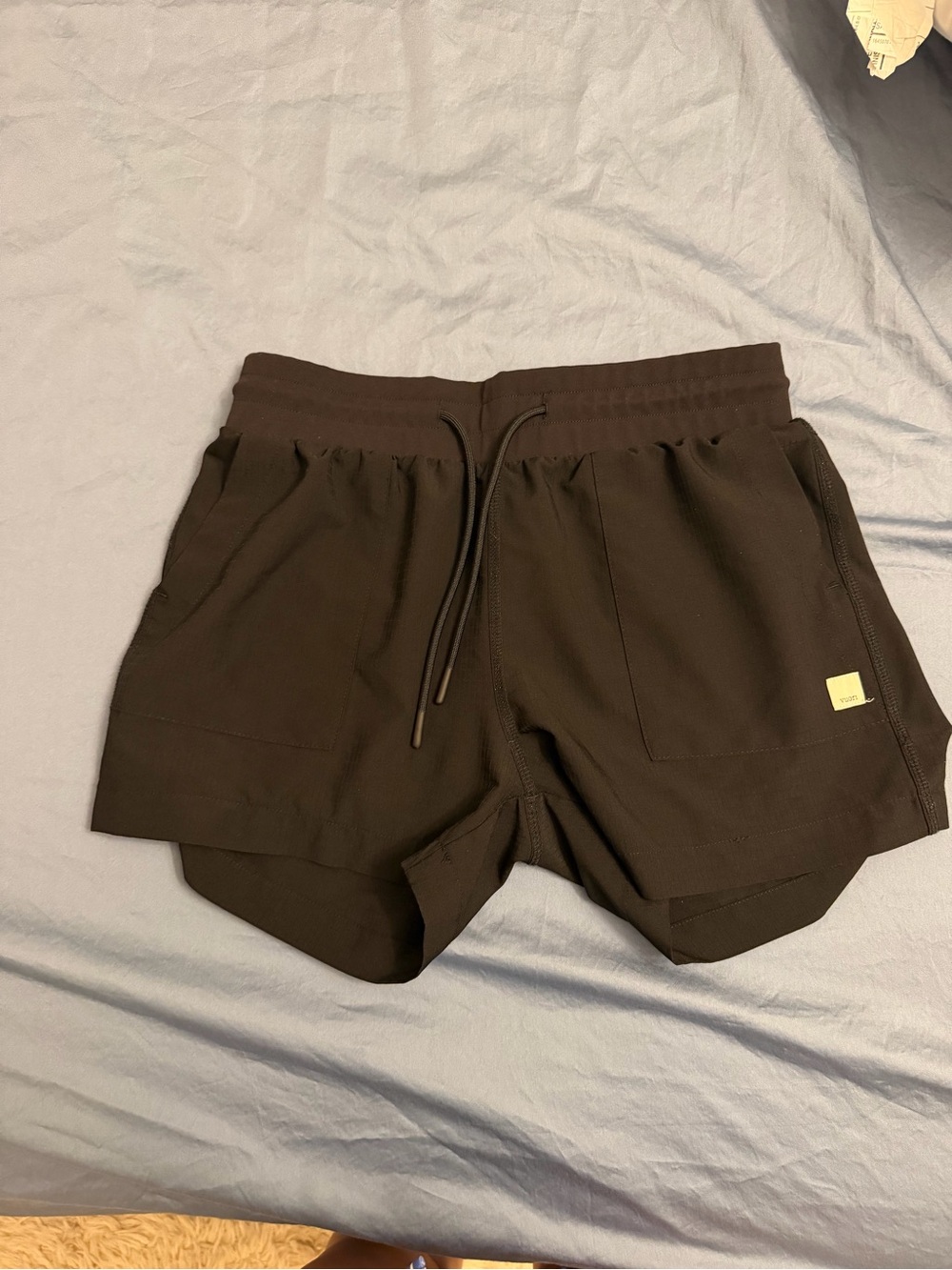 Vuori Black Athletic Shorts with Contrast Logo Tab